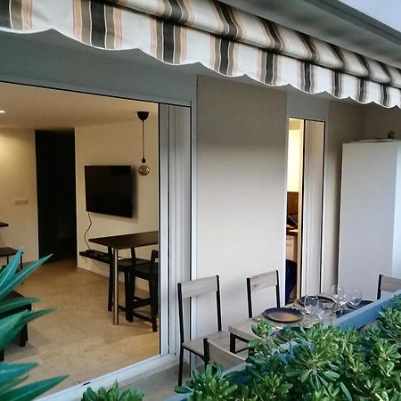 Grand Studio Standing Avec Terrasse Et Parking Sainte-Maxime Esterno foto