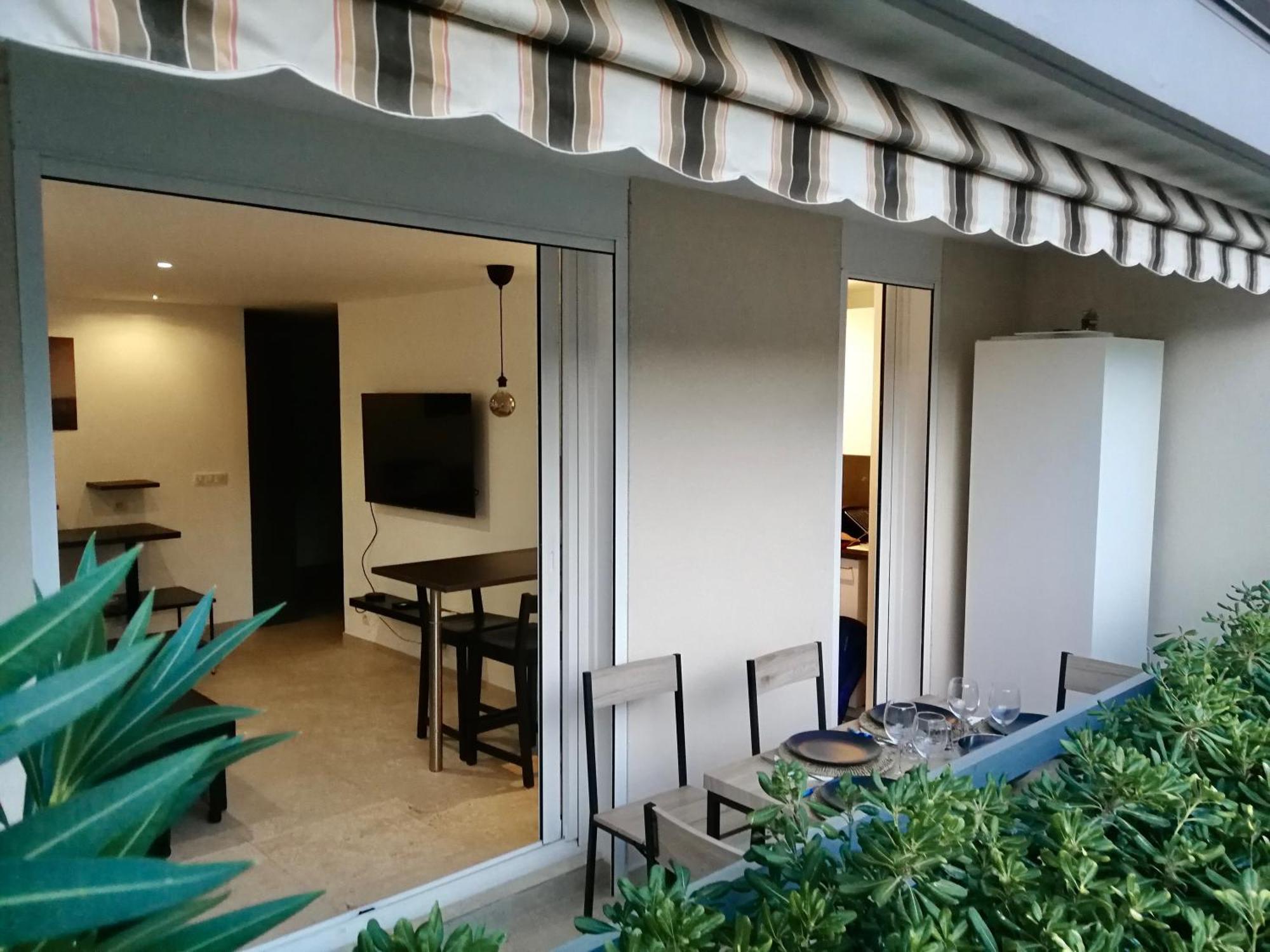 Grand Studio Standing Avec Terrasse Et Parking Sainte-Maxime Esterno foto
